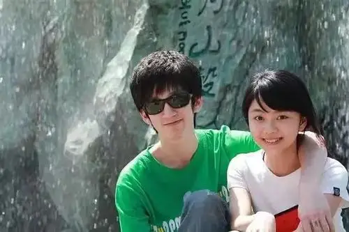 婚礼↓发现不仅这个账号都是卖的谭松韵代言产品↓有人通也闲鱼账号