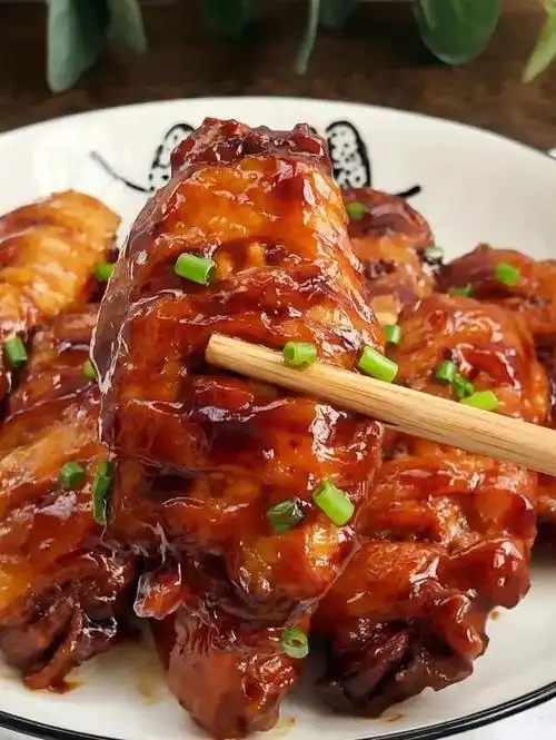 可乐鸡翅家常做法,五分钟就搞定,出锅鸡翅鲜嫩多汁,好吃不腻!