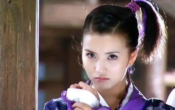 《天龙八部》中阿紫这个角色一直颇受争议,有的读者对其非常喜欢,觉得