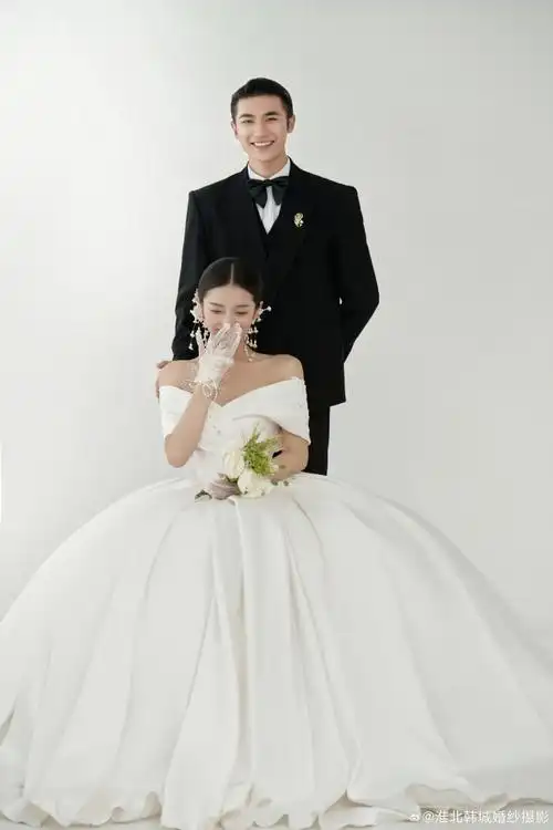 小样6015拍这组极简主纱婚纱照不得迷死你  -  婚纱照风格:|韩式