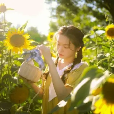 菊色阳光女生闺蜜头像 念七