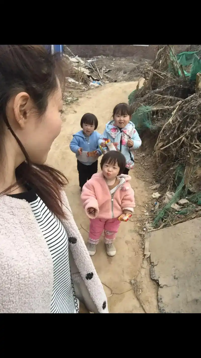 我的女儿偷偷长大了#每一张照片都是满满的回忆 #每一个幸福 - 抖音