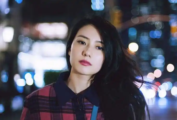 40岁的高圆圆啥样?活动生图状态绝了,回眸一笑太吸睛