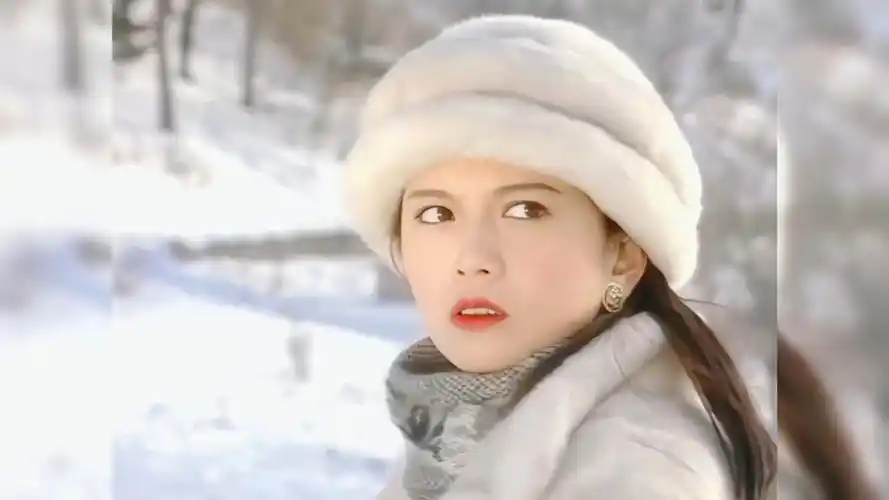 经典港剧《银狐》,曾华倩的容颜,令人怀念的年华