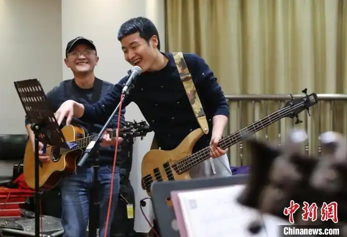 乐队成员在排练当中 王洁涵 摄