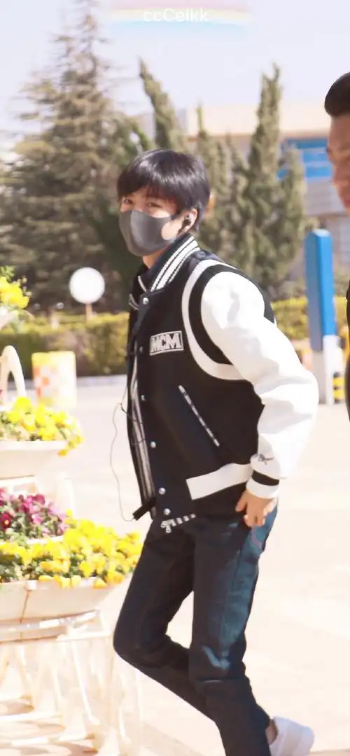 n年前今天的王俊凯