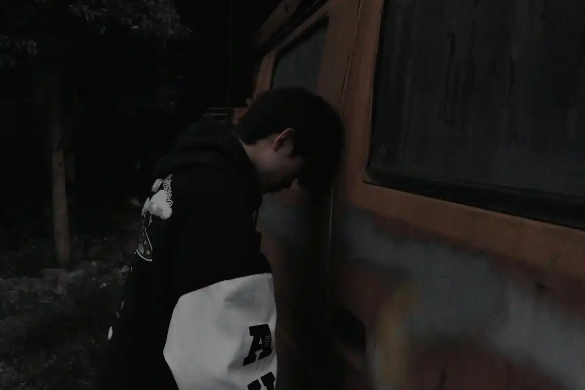 "真的不想失去你,但是我却无能为力" #摄影 #丧系主题#e - 抖音