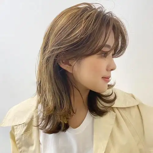 中长卷发哪种好看(超流行的五款中长卷发)