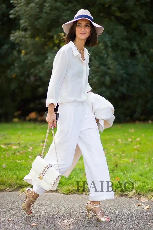 欧美街拍最in单品之白衬衫特辑:你眼中漫不经心的优雅都经过深思熟虑!