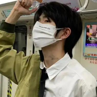 潮男必备的超级帅气的魅力男头 阳光大男孩很炫酷的头像大全_男生头像