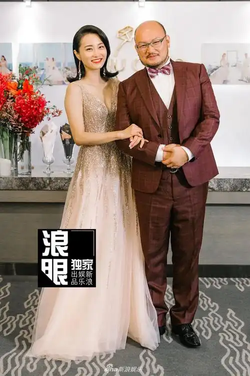 组图:赵小侨刘亮佐台北大婚星光熠熠 新人甜蜜竟笑成表情包_高清图集