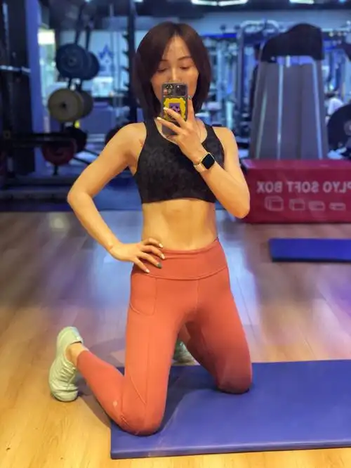 没错这是体脂19的样子