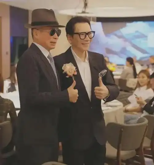 赵文卓现身香港名利场,成为陈岚向华强座上宾,甄子丹汪诗诗缺席