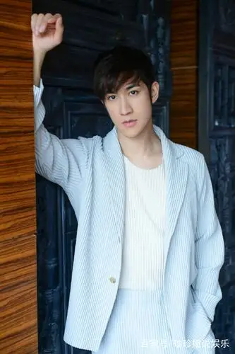 敢说不帅气?看看李治廷的这些照片,不仅霸气十足还帅气逼人!