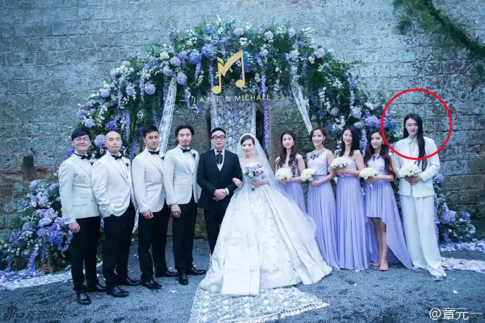 张靓颖伴娘是谁 居然这么有来头 "神秘男"成功抢镜了美艳的刘亦菲
