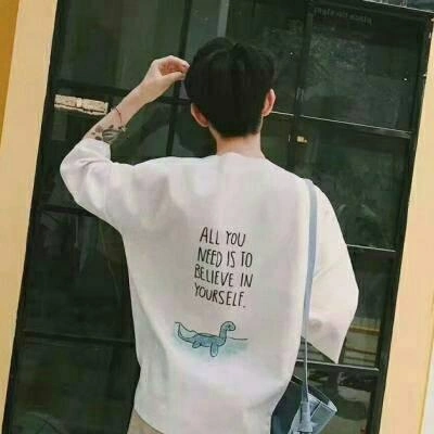 微信头像男图片深沉霸气冷酷男人背影 微信头像帅气男生暴富成熟稳重