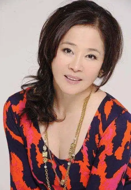 演员盖克:从失去丈夫的痛苦走出,才明白快乐是最大的勇气_先生_卡片