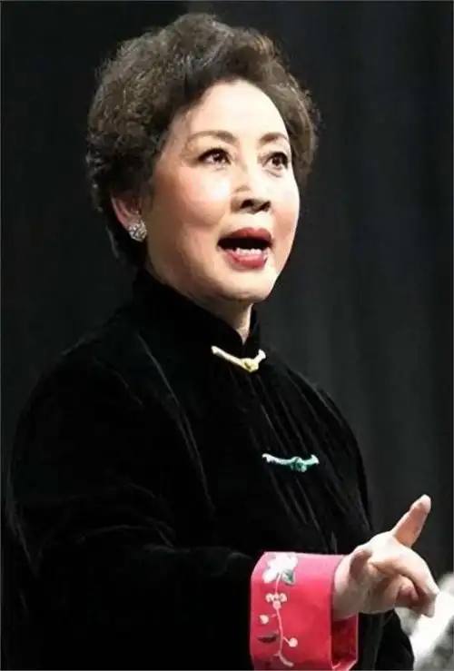 演样板戏走红的4位著名女演员,柯湘铁梅仍清丽,有1人意外离世