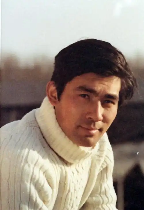 回顾:朱时茂26岁娶初恋,结婚43年分居14年,如今婚姻状况怎样?