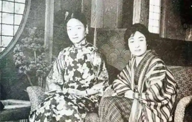 原创张作霖被炸死后五姨太和日本人开香槟庆祝却救活了整个东北