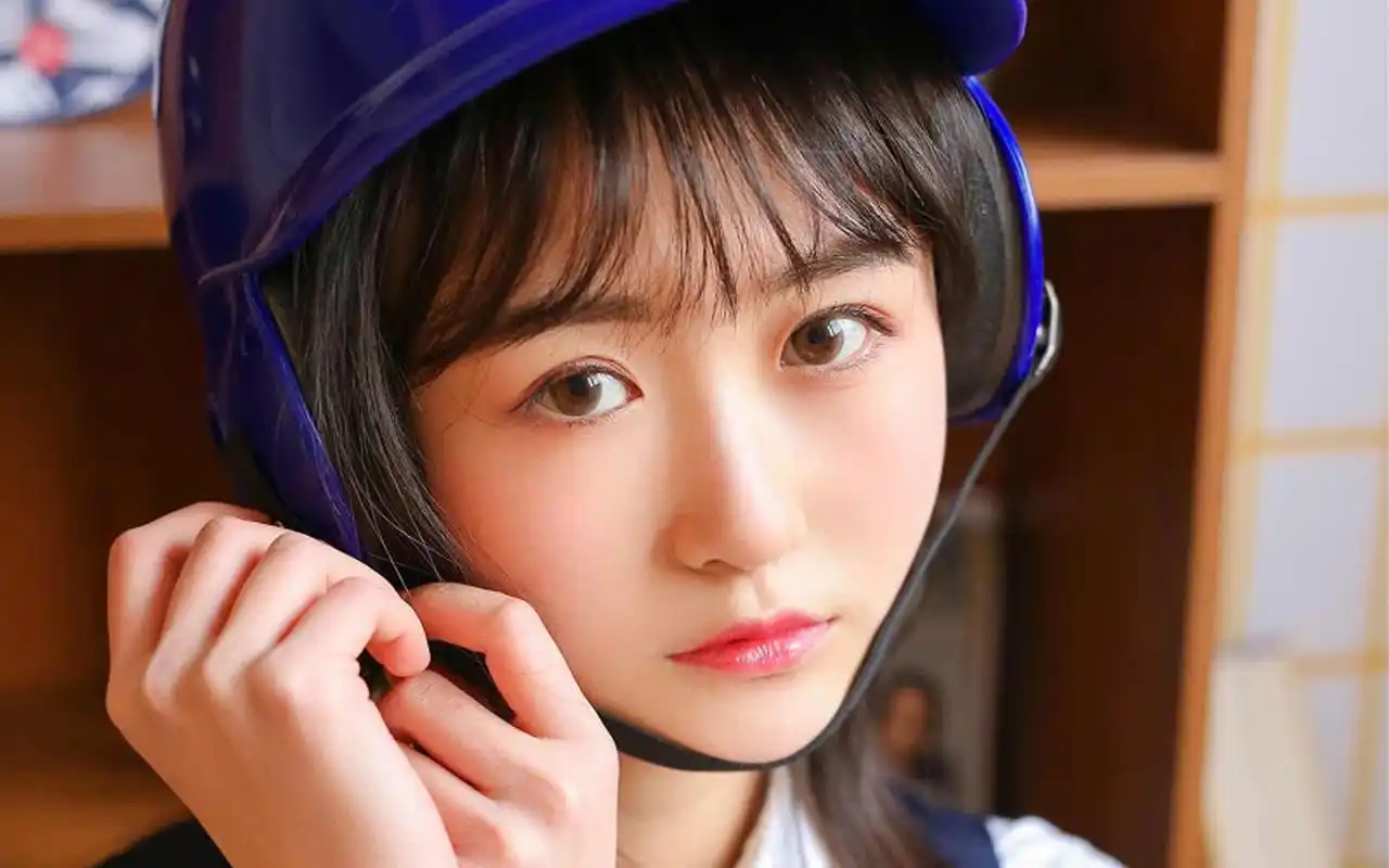棒球少女可爱甜美写真图片桌面壁纸