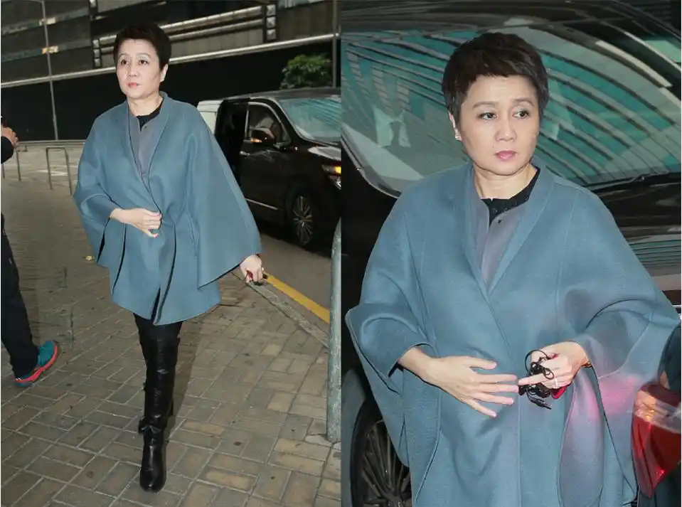 "四姨太"梁安琪都到了花甲年纪,穿着打扮也精神,主要气质不错