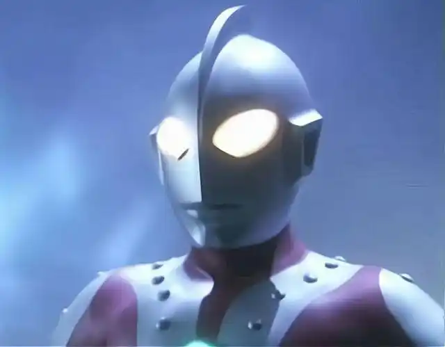 奥特曼佐菲明明那么水为何他能取得如此崇高的地位呢