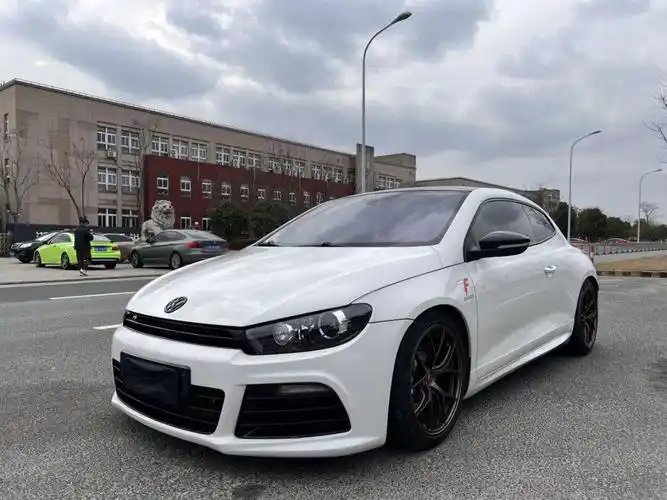 大众尚酷r 售价:9.89万 上牌日期:2014年3月 车辆车型:轿车 车辆产地