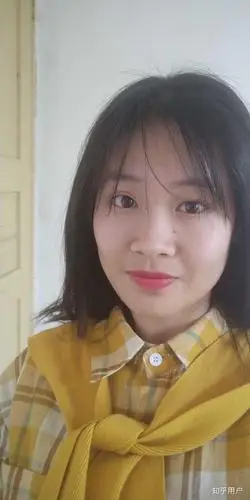 怎么看待发相机自拍原图的女生?