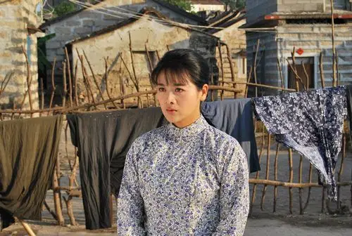 《妈妈再爱我一次》20年后编剧执导的电视剧《奶奶再爱我一次》