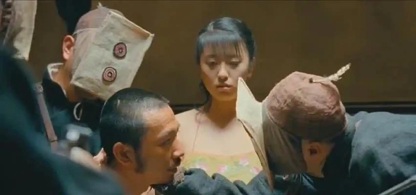 "   姜文在2010年,为影片《让子弹飞》的拍摄做了大量的准备工作.