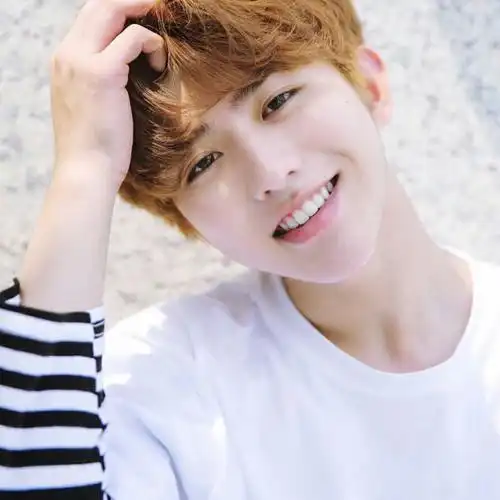 微信可爱男生头像图片大全/呆萌男生头像真人