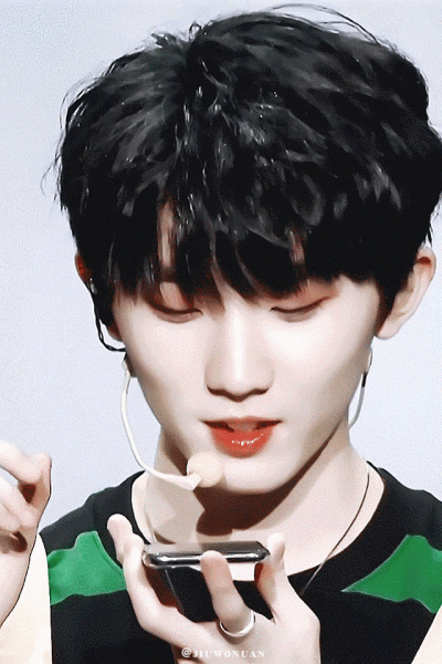 收集   点赞  评论  马嘉祺 0 10 kwert  发布到  tnt 图片评论 0