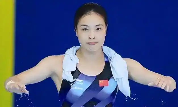不满20岁的上海姑娘拿下我们等待了21年的金牌|游泳|吴敏霞|上海市