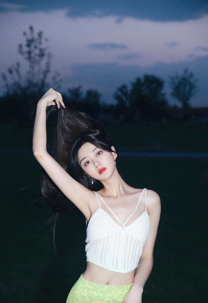 于子洋夏日写真照,只能说,美就一个字