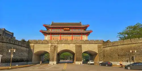 朝京门,惠州七座古城楼之一,也称为北门,后来七座城楼毁于战争,2012年