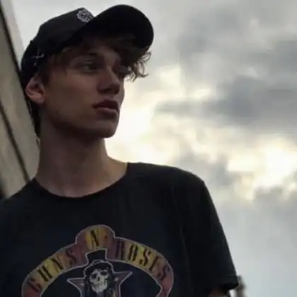 高冷帅气的欧美男生头像有品位成熟稳重有深度的男人