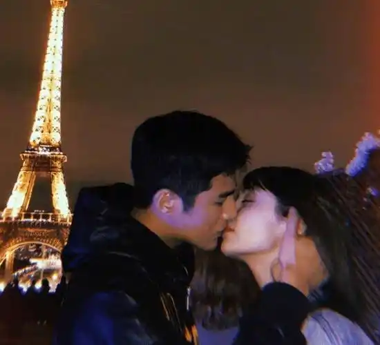 麦迪娜每月零花钱高达15万,得知姜潮的年收入后,这爱情我羡慕了_新生