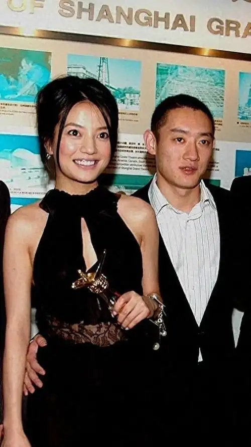 真假?网曝赵薇已失联,连夜逃往国外!娱乐圈47人会因此受牵连?|记者|黄