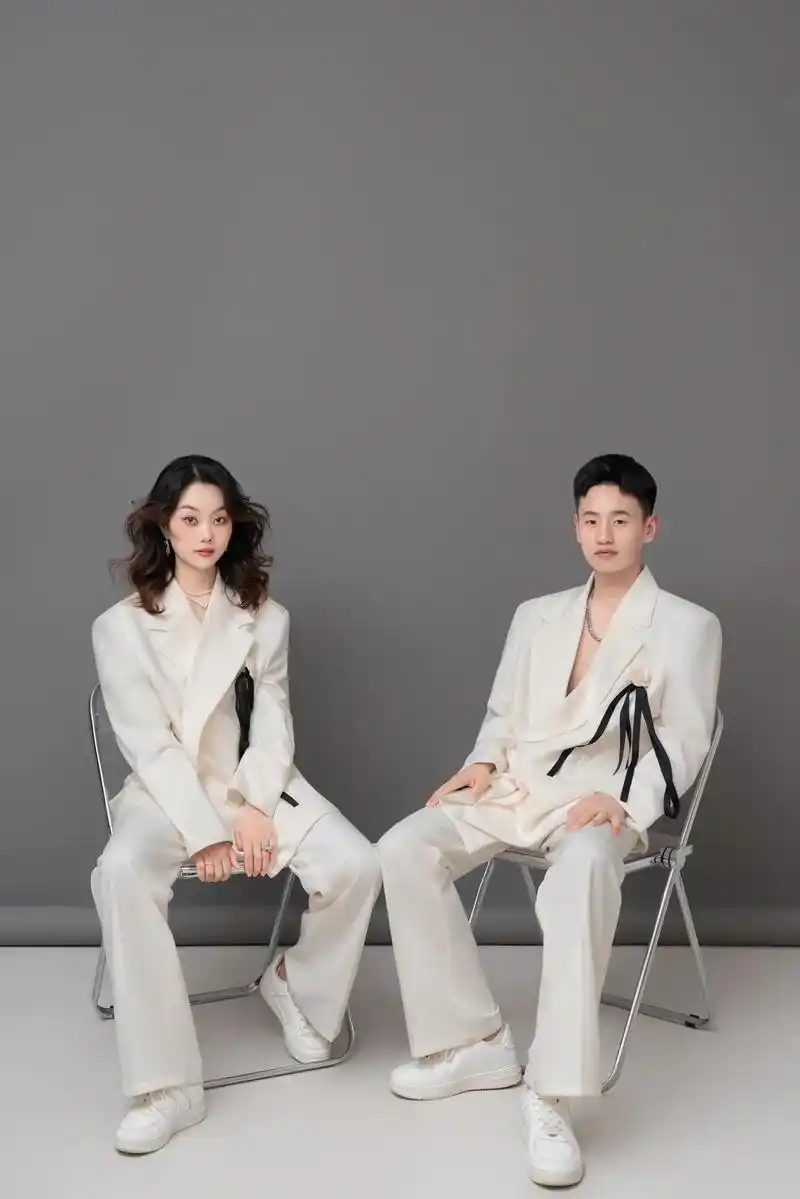 90婚礼邀请函90 7815囍6196770061囍78 新郎