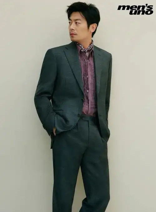 朱亚文 在时间里安然生长|长裤|衬衫|大衣|余占鳌|实力派演员_网易