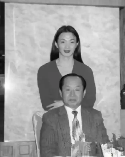 金星变成女人后前妻肯波琳过得怎样了已再婚很幸福