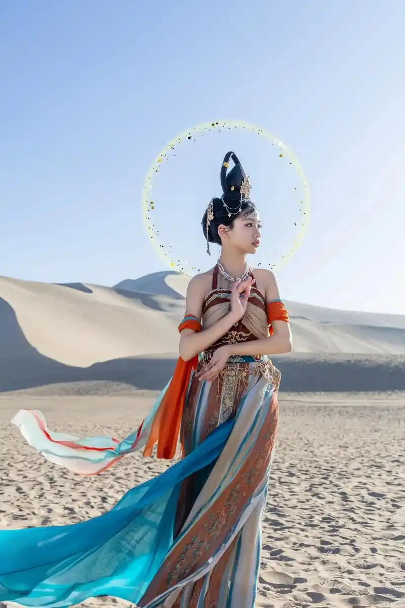敦煌 #鸣沙山月牙泉 #沙漠拍照姿势 #敦煌飞天 #总要去 - 抖音