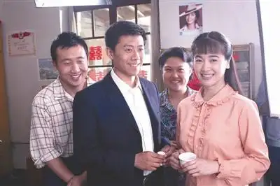 纯真爱情夏雨上周末刚刚在北京台落下帷幕的电视剧《我们的八十年代》