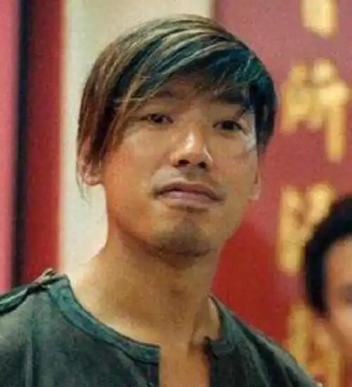 还记得「古惑仔」中的大恶棍乌鸦吗?如今55岁变成这样!