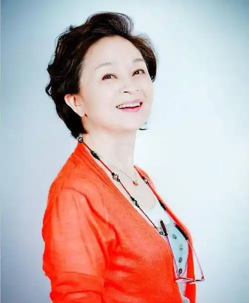 刘莉莉的丈夫是我们很熟悉的一位演员周小斌,曾经饰演