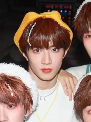 天啊黄色贝雷帽宝宝好漂亮#新生代演员刘耀文