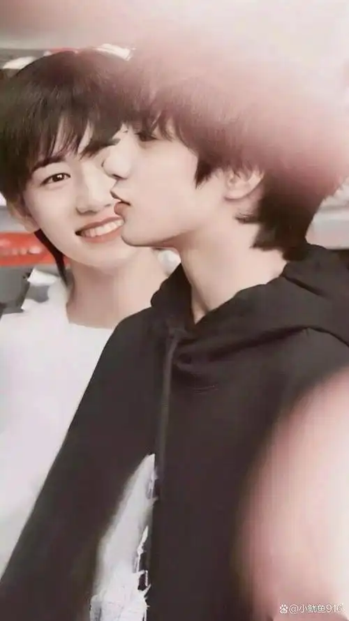 文轩:六年很短,却也是刘耀文陪伴宋亚轩的整个青春!