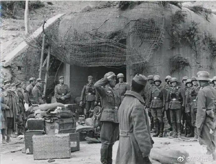 敬标准军礼的二战德国国防军