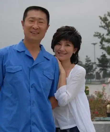 他是国家一级演员,其貌不扬却娶最美军花,痛失两子是他一生的痛